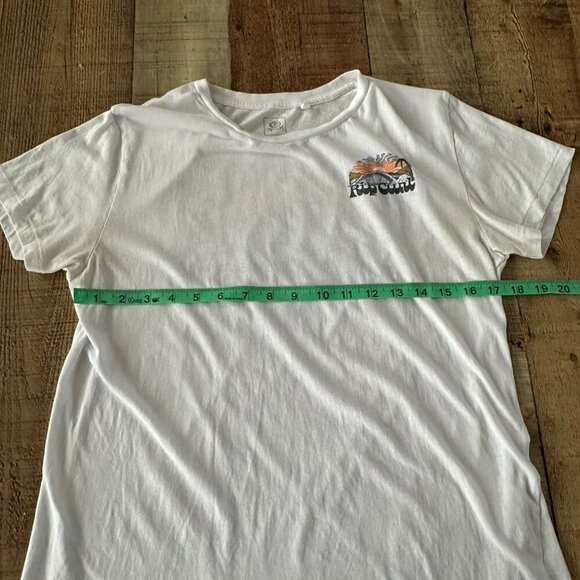 Rip Curl Womens size medium White Graphic Short Sleeve T-Shirt - Picture 2 of 6